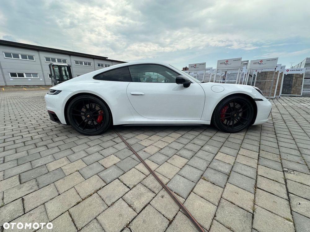 Porsche 911 Carrera 4S - 1