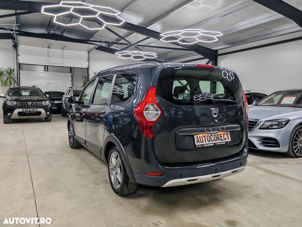 Dacia Lodgy 1.5 dCi Stepway - 4
