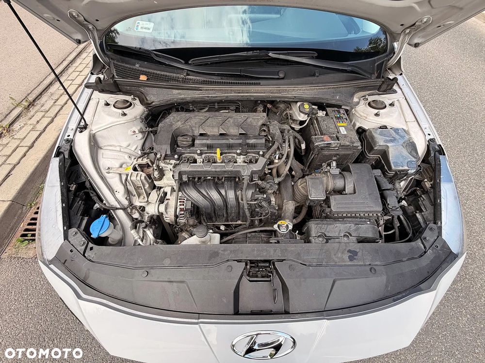 Hyundai Elantra 1.6 Smart - 11