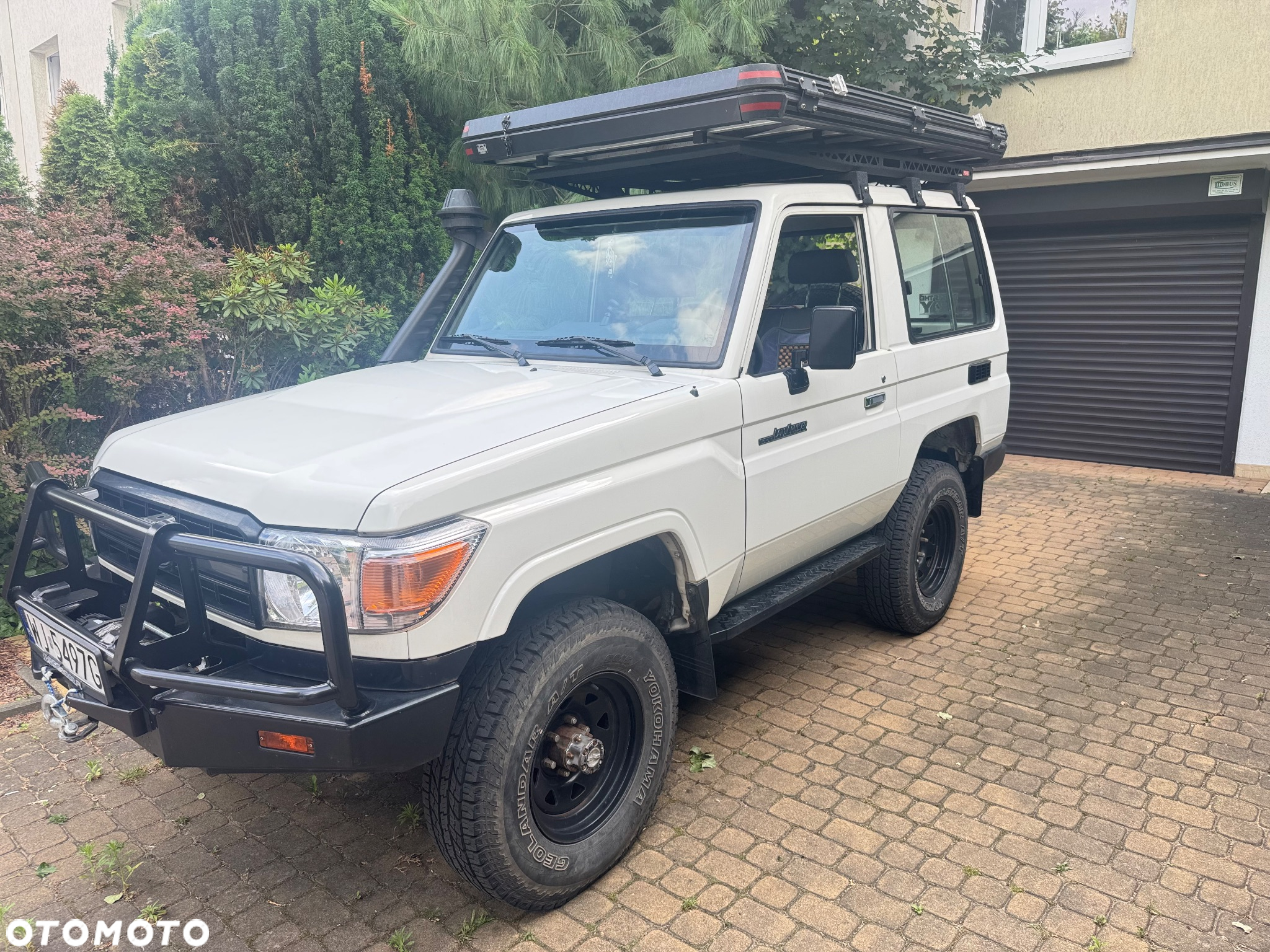 Toyota Land Cruiser - 2
