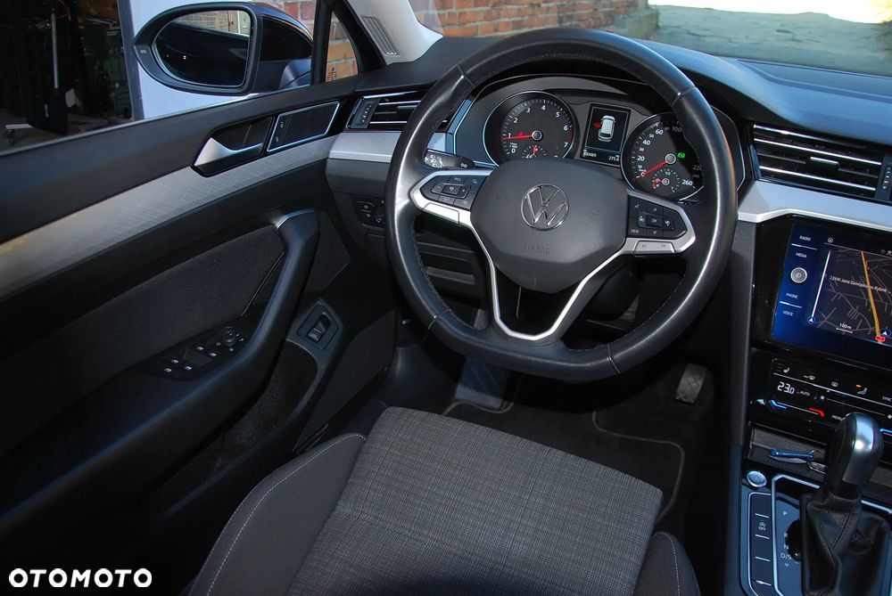 Volkswagen Passat - 8