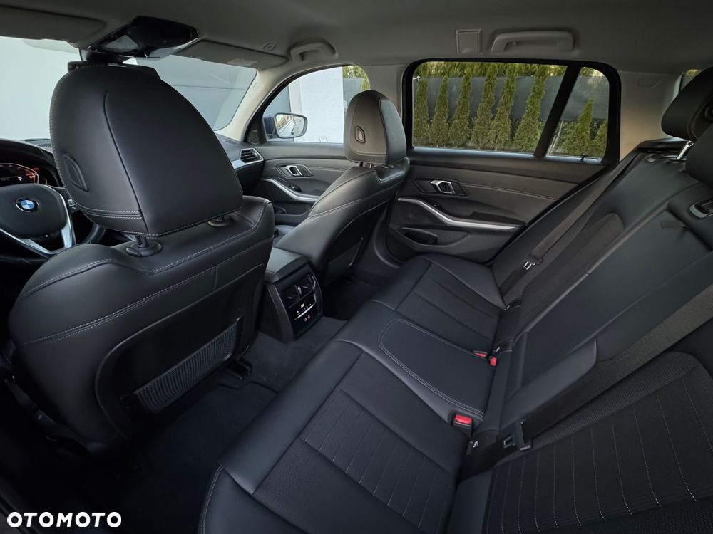 BMW Seria 3 320d xDrive MHEV Advantage - 35