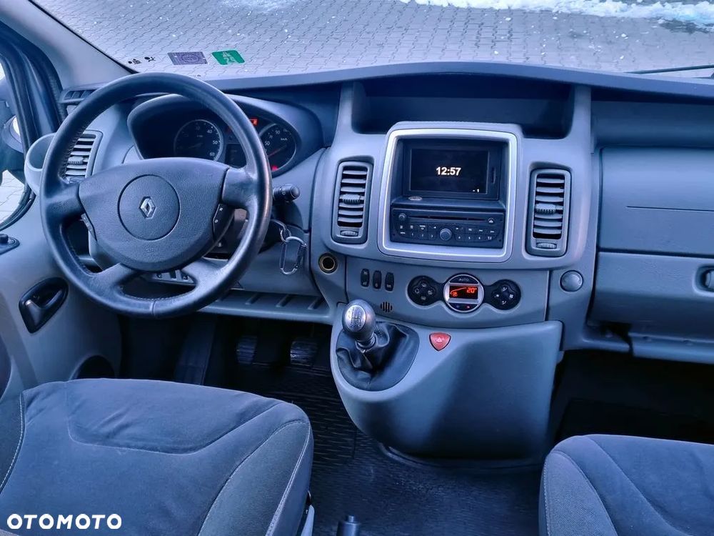 Renault Trafic Grand Passenger Black Edition - 7