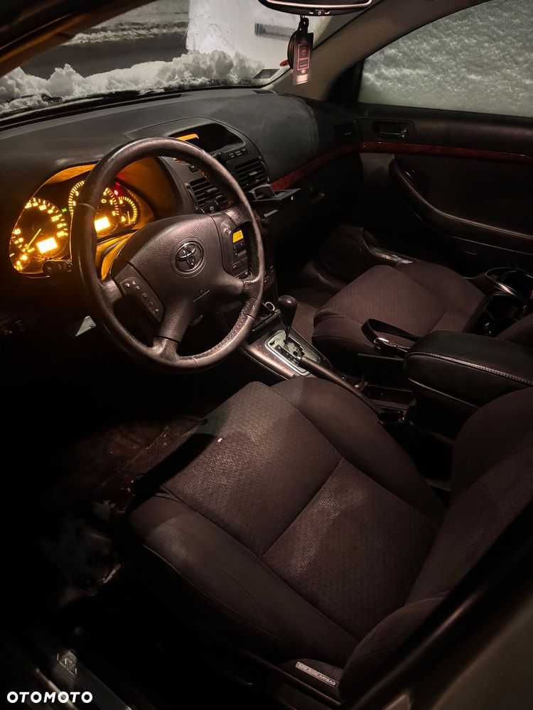 Toyota Avensis 1.8 VVT-i Automatik Sol - 7