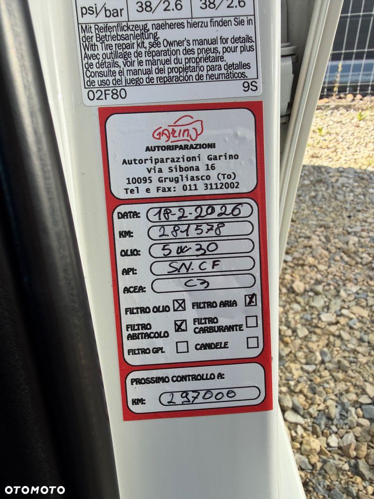 Toyota Auris Hybrid 135 Premium - 18