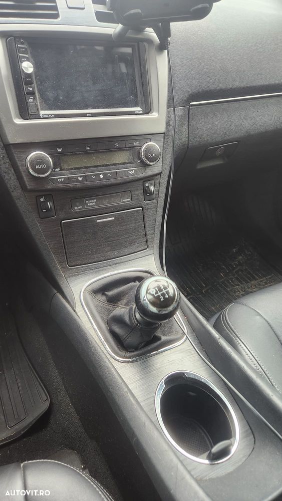 Toyota Avensis 2.2 D-4D Luxury - 16