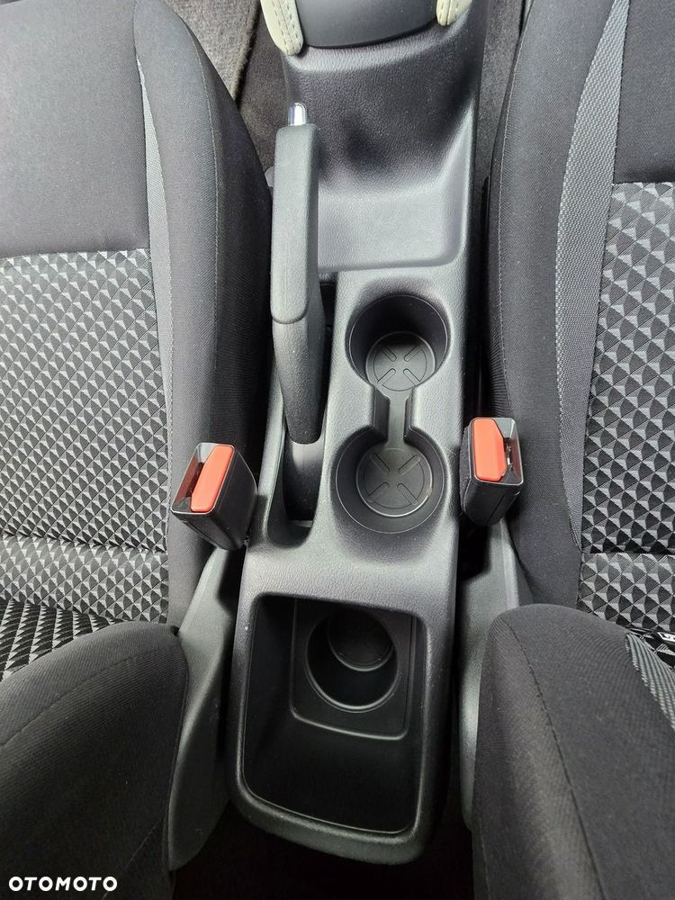 Nissan Micra - 4