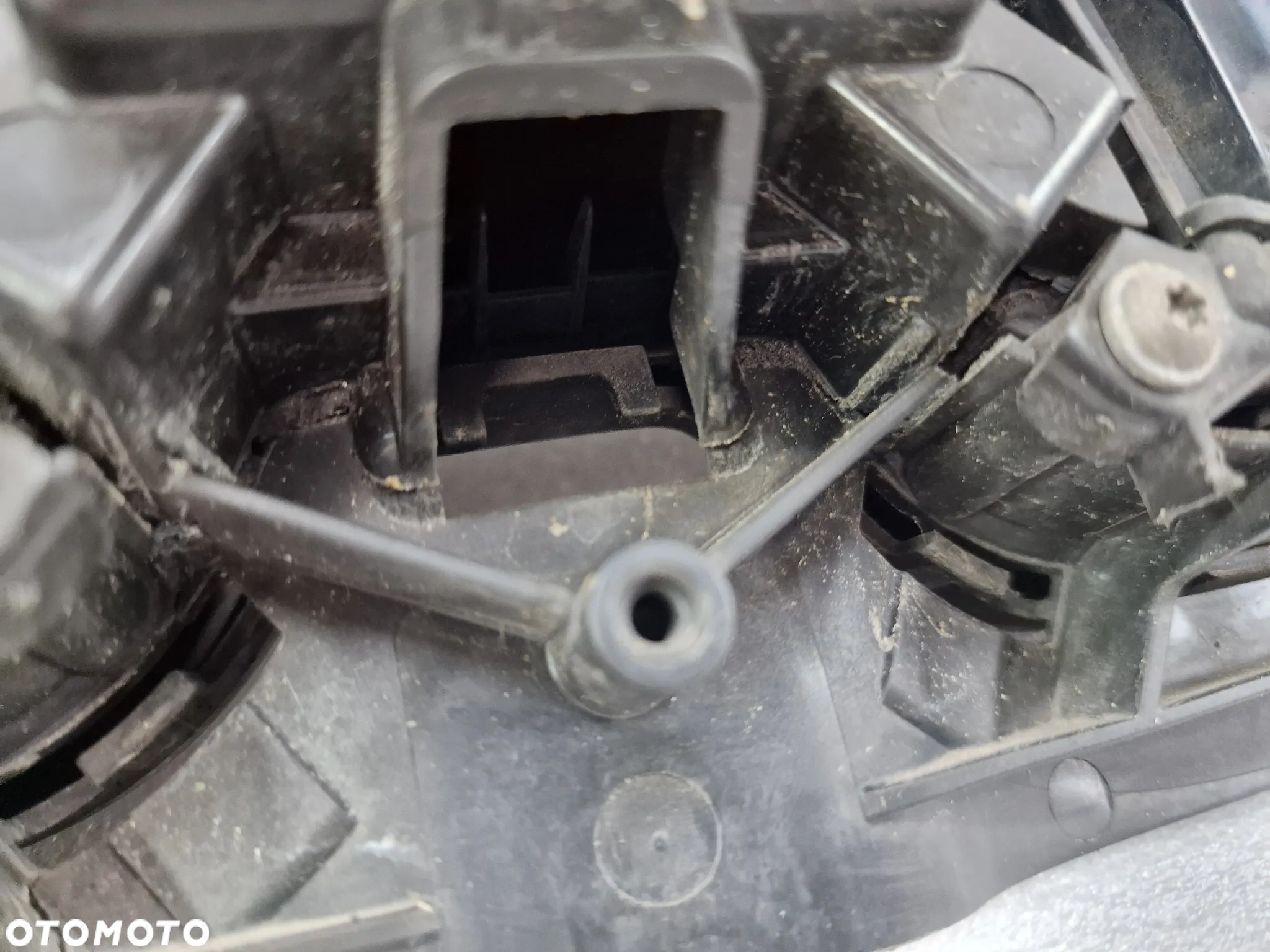 BMW G20 / G21 / G28 ATRAPA / GRILL ZDERZAKA PRZEDNIEGO PRZÓD + ŻALUZJA CZARNA W POŁYSKU , NR 187156-10 18715610 / 5A22C60 , NR AUKCJI GL703 - 28