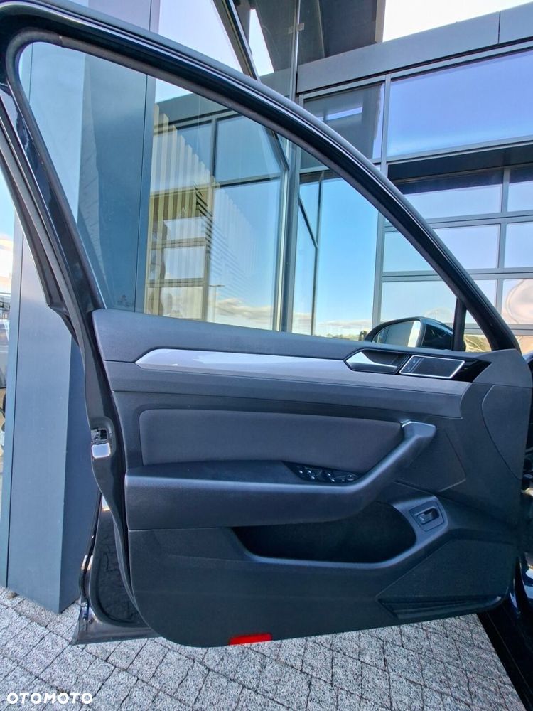 Volkswagen Passat - 10