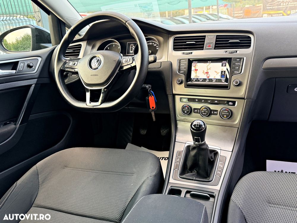 Volkswagen Golf 1.6 TDI BlueMotion Technology Cup - 16