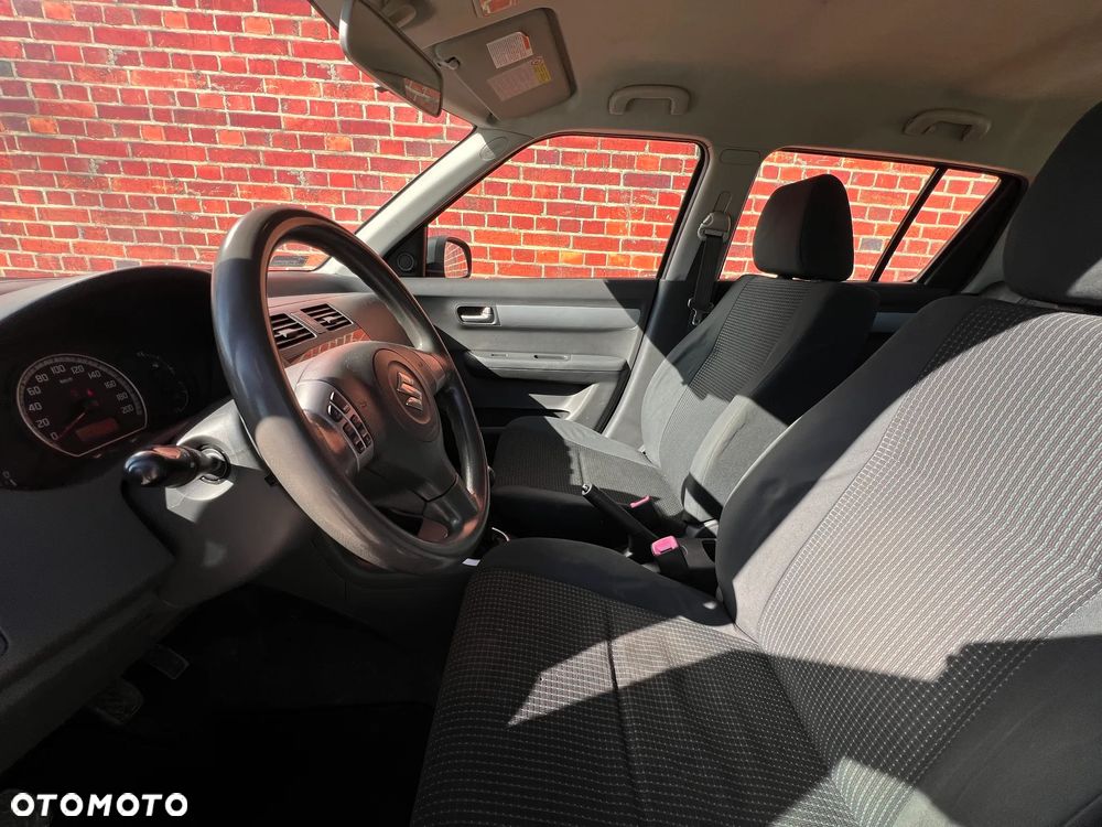 Suzuki Swift - 12