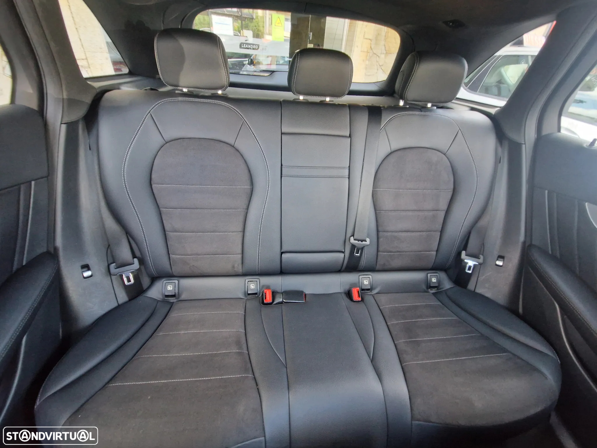 Mercedes-Benz GLC 220 d 4Matic 9G-TRONIC AMG Line - 12
