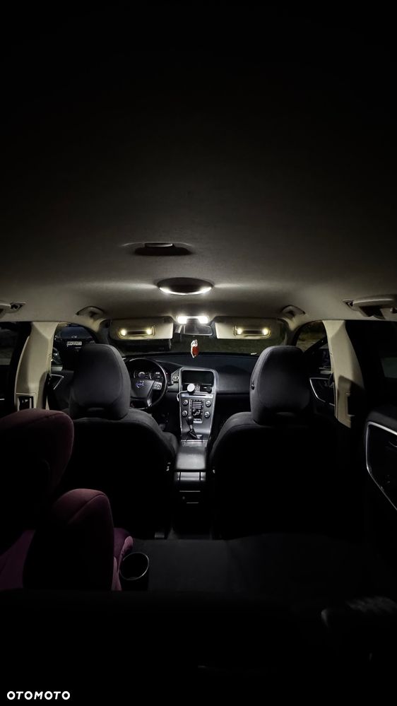 Volvo XC 60 DRIVe Momentum - 30