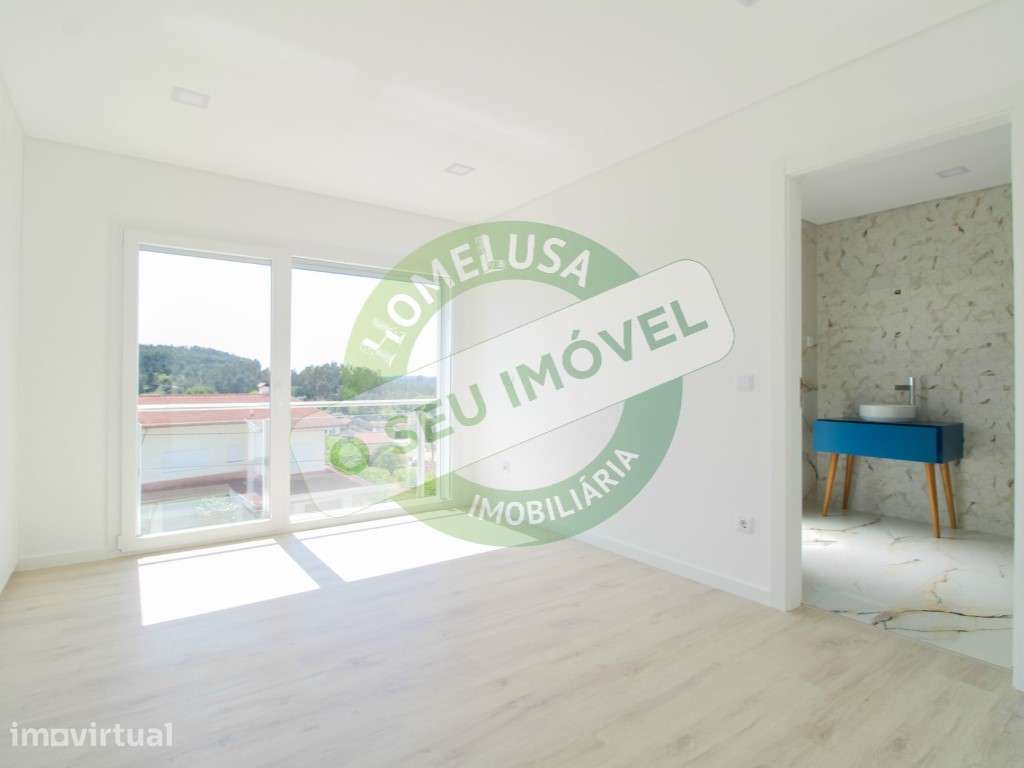 Moradia T4 de arquitetura moderna em Coimbra - Grande imagem: 4/49