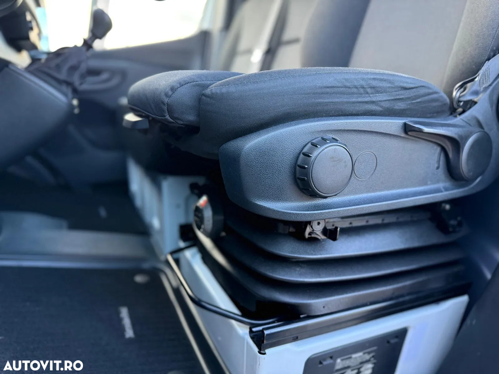 Mercedes-Benz Sprinter - 10