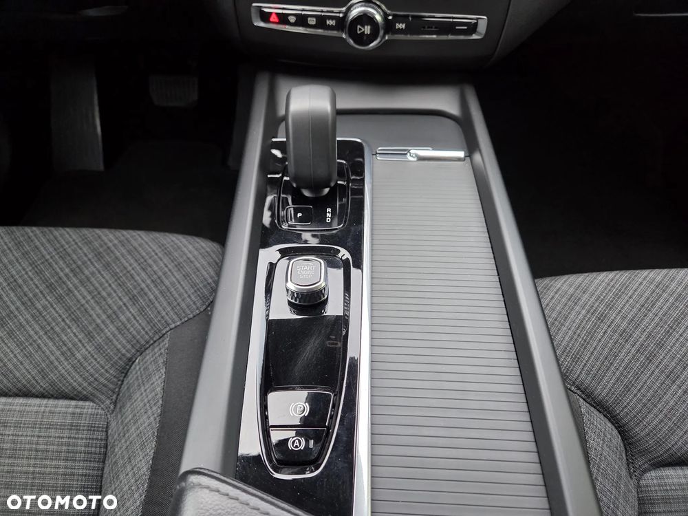 Volvo XC 60 B4 D Geartronic Momentum Pro - 27
