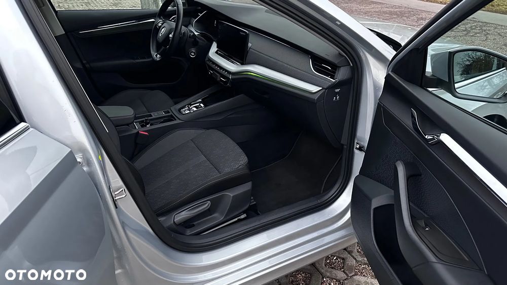 Skoda Octavia 1.5 TSI ACT Style DSG - 5