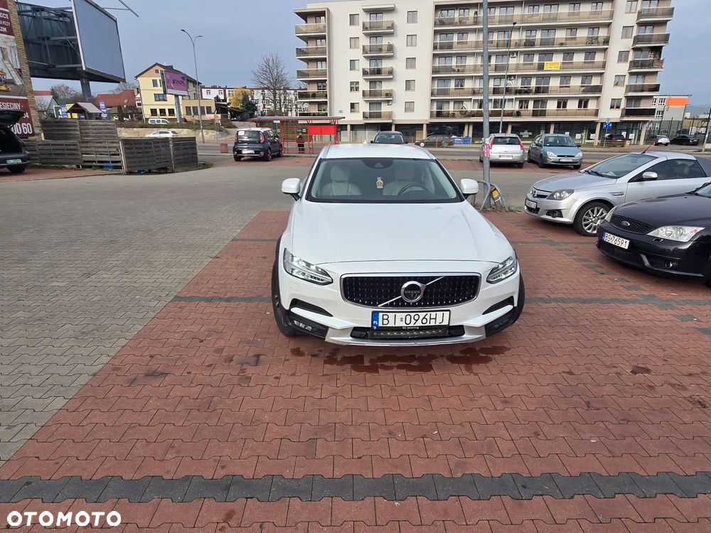 Volvo V90 Cross Country - 30