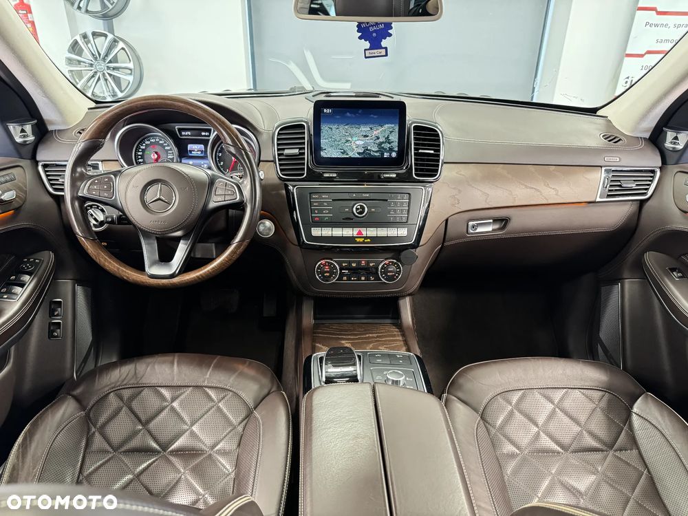 Mercedes-Benz GLS - 10