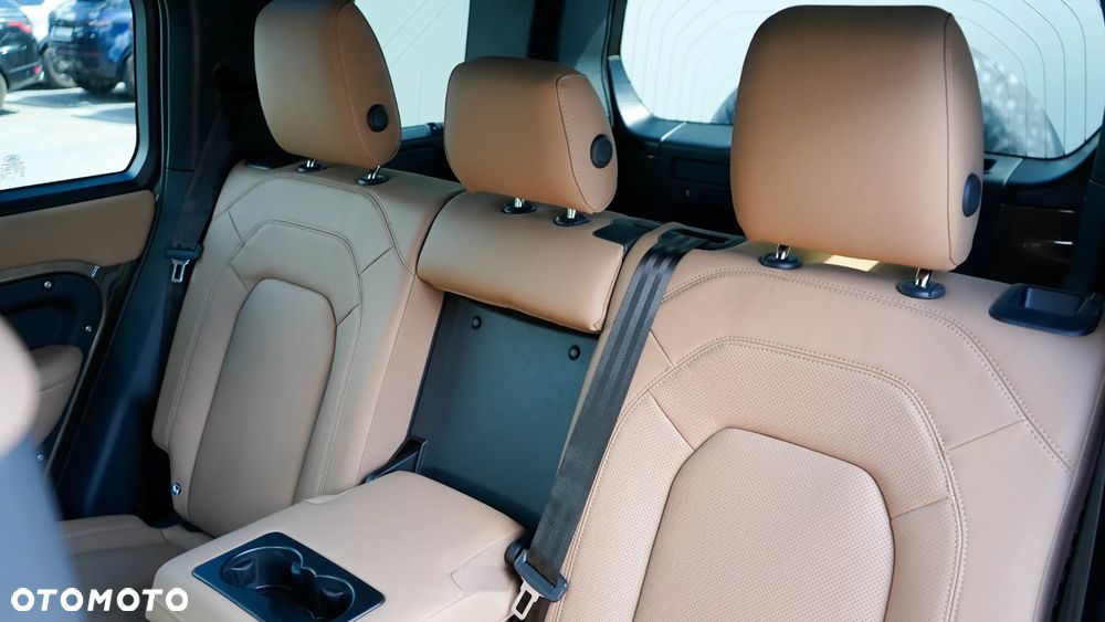 Land Rover Defender 3.0 D250 mHEV X-Dynamic HSE - 34