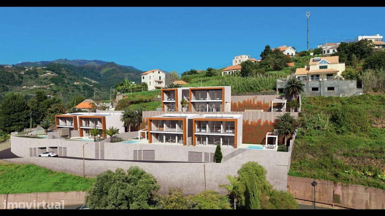 Terreno de Excelência | 3 Terrenos com Licença de Construção Emitida | - Grande imagem: 3/37