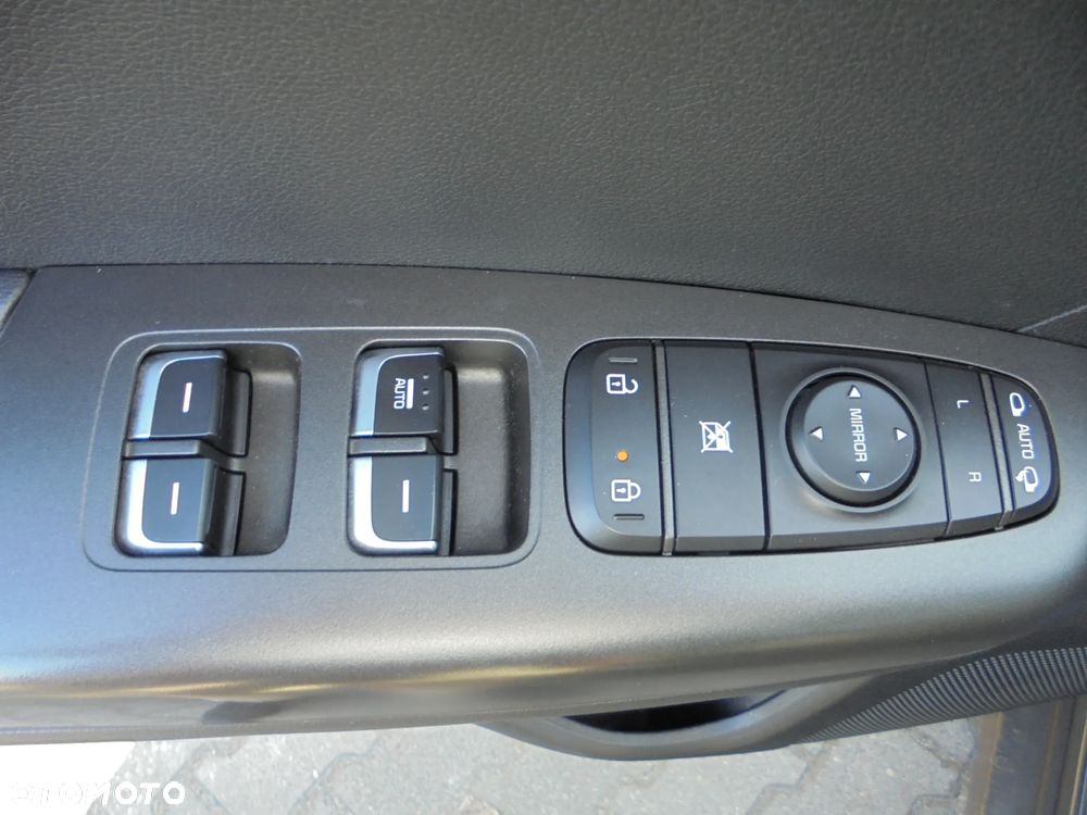 Kia Sportage 1.6 GDI 2WD DREAM-TEAM EDITION - 8