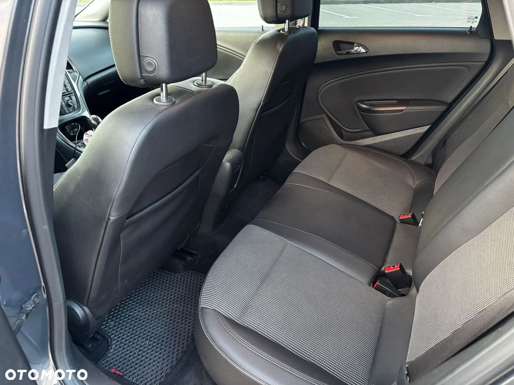 Opel Astra 1.7 CDTI Cosmo - 12