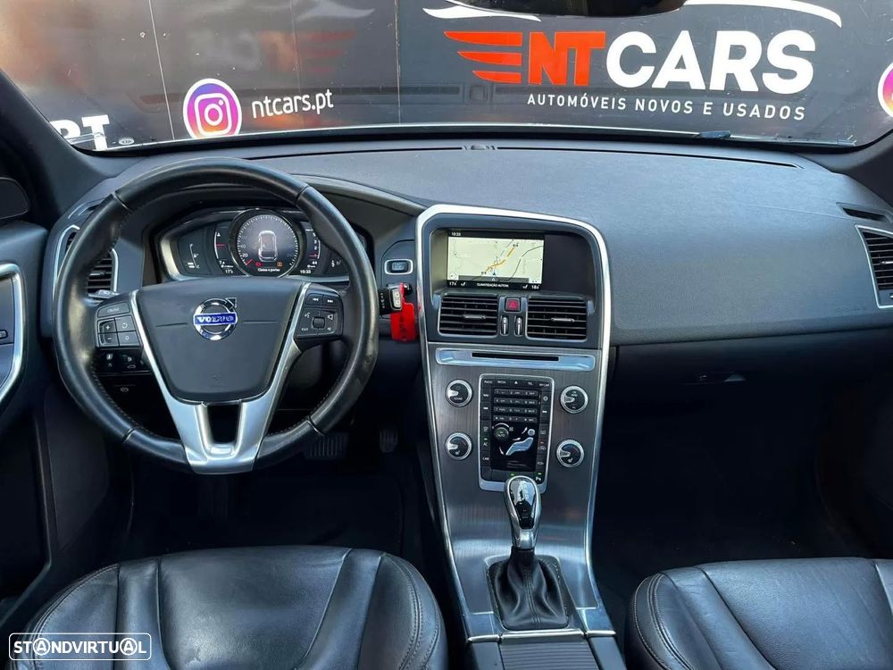 Volvo XC 60 2.0 D4 Momentum Geartronic - 11