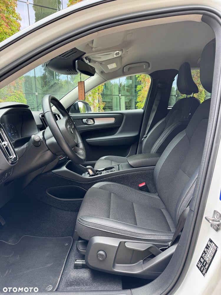 Volvo XC 40 D4 AWD Momentum Pro - 7
