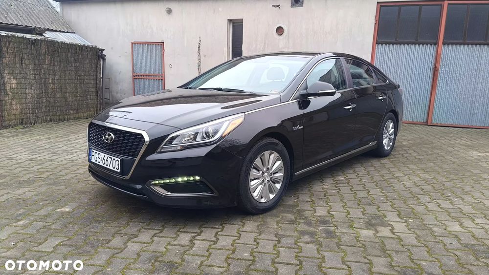 Hyundai Sonata - 1