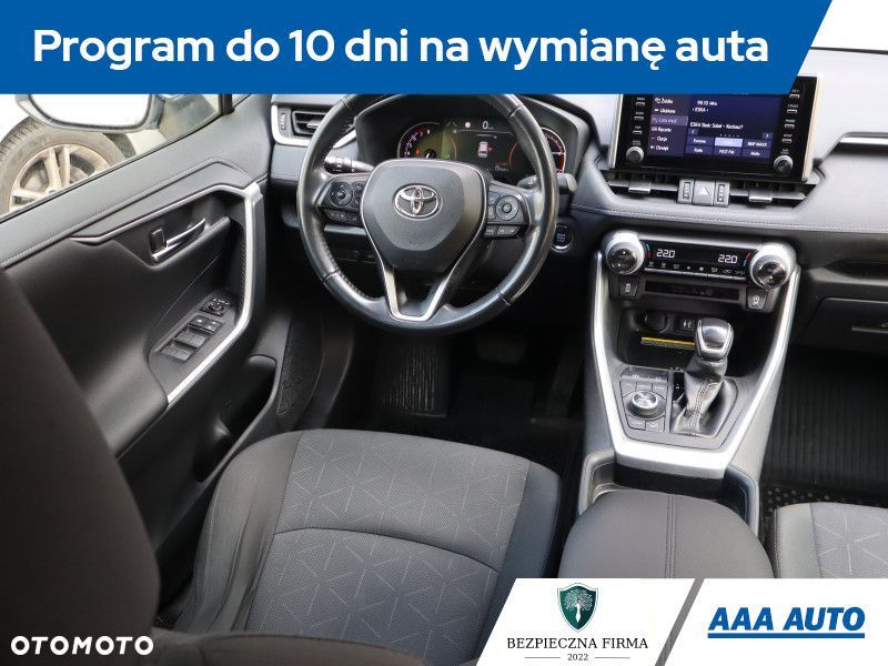 Toyota RAV4 - 8