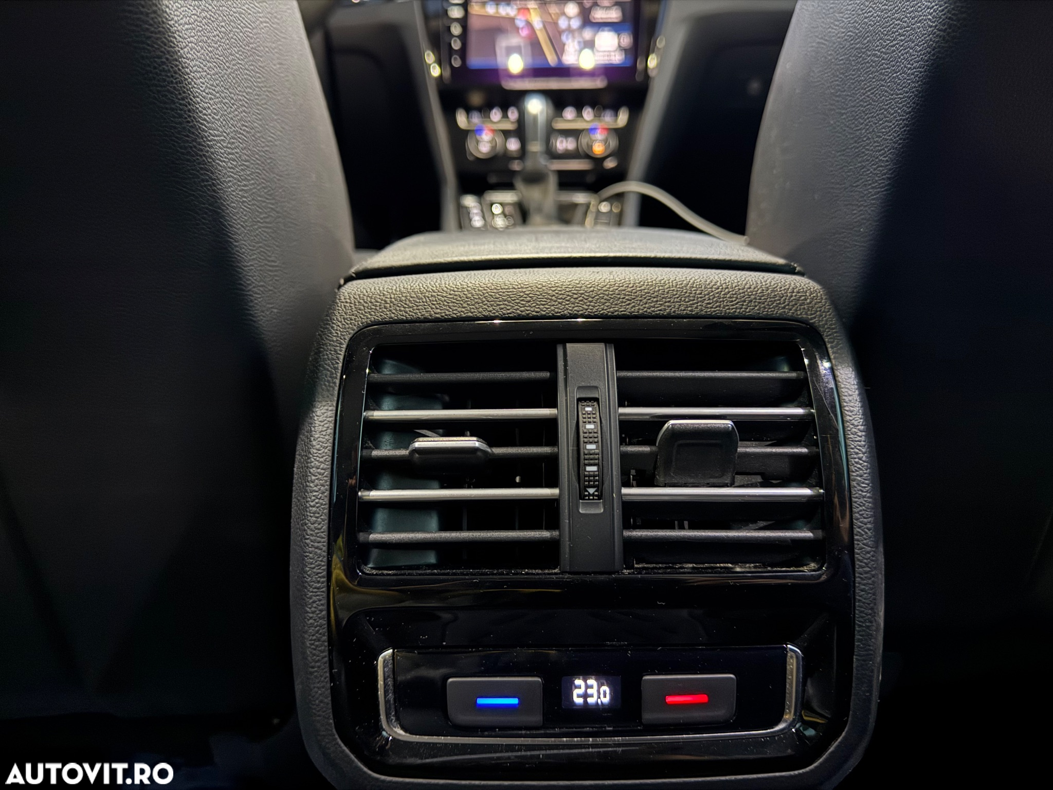 Volkswagen Passat Variant 2.0 TSI (BlueMotion Technology) DSG Highline - 17
