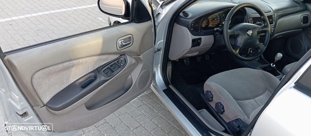 Nissan Almera 2.2 Di Luxury AC+ABS - 6