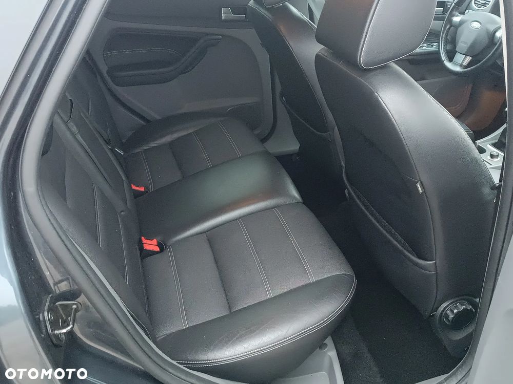 Ford Focus 1.8 Titanium - 9