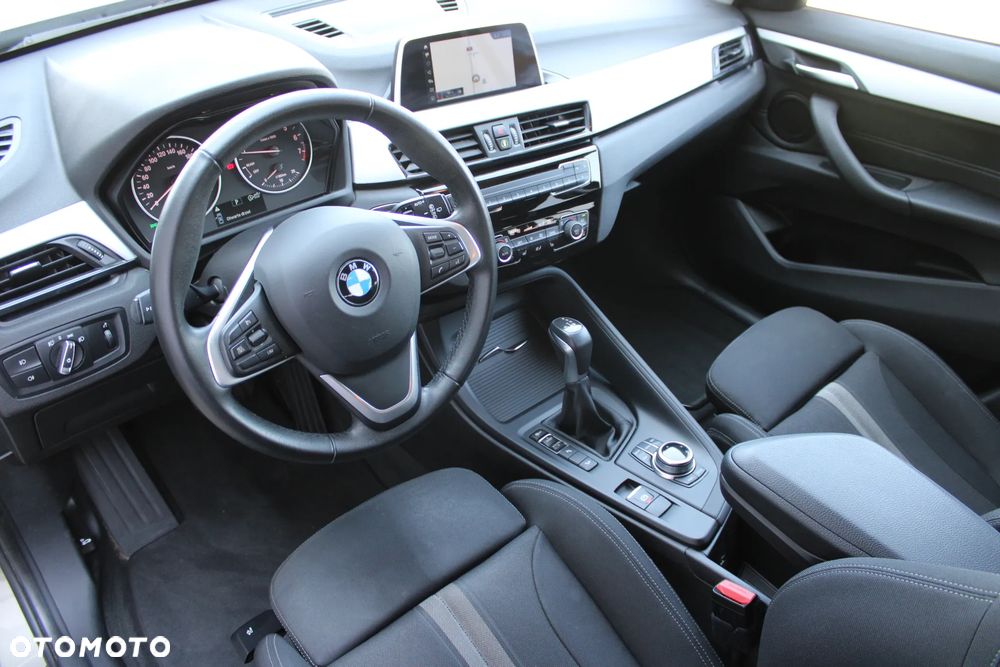 BMW X1 xDrive20i Advantage - 17