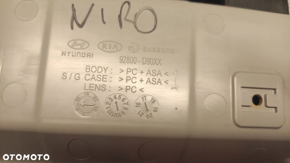 LAMPKA SUFITOWA KIA NIRO 17-24 SCHOWEK NA OKULARY 92800-G5010 - 4