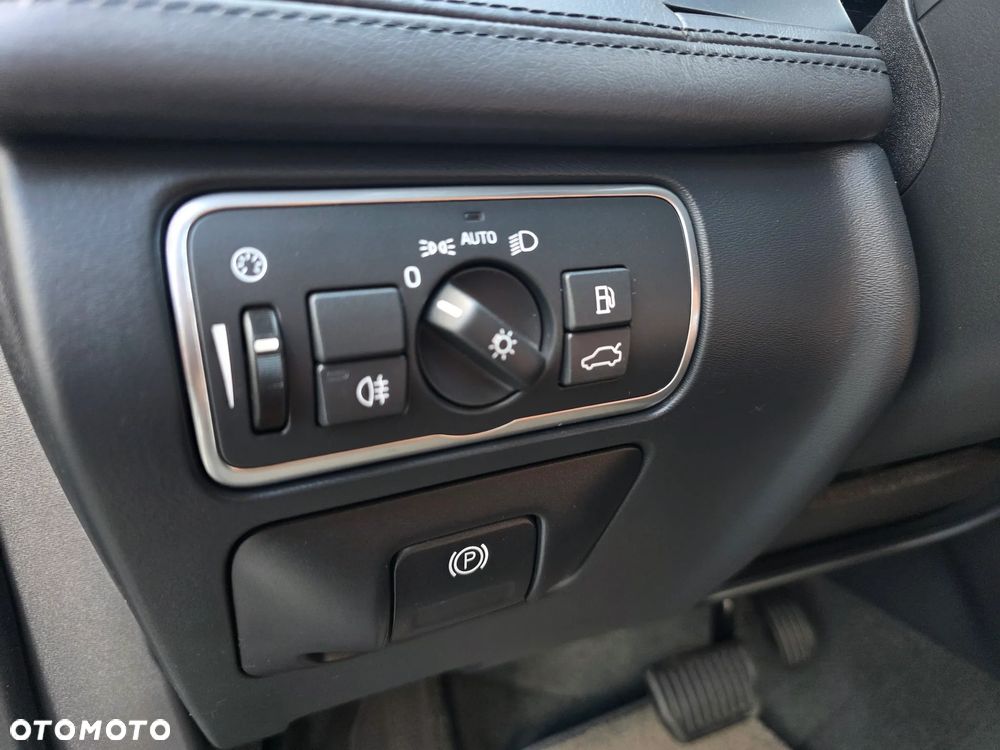Volvo XC 60 D4 Geartronic Summum - 24