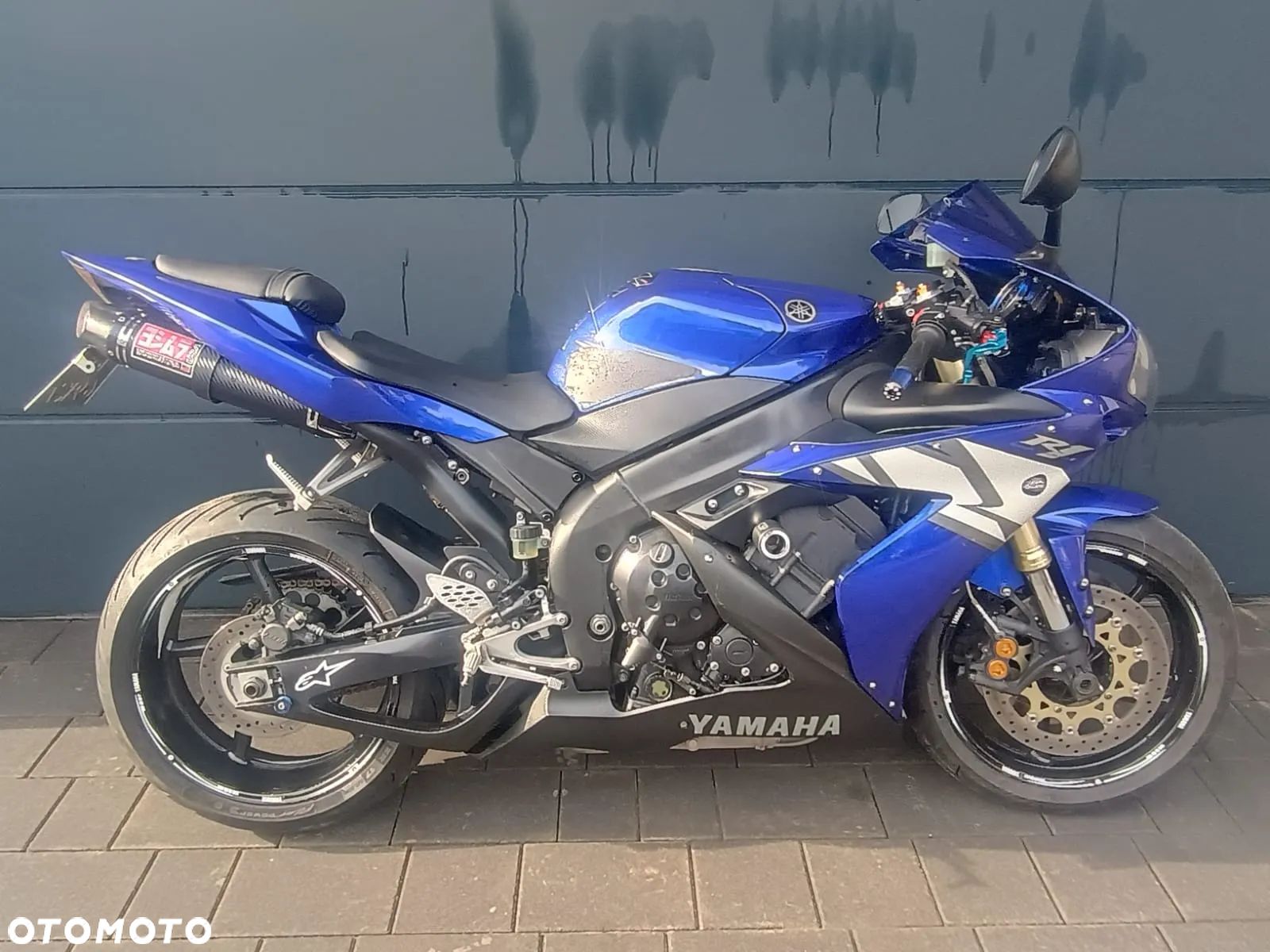 Yamaha R1 - 1