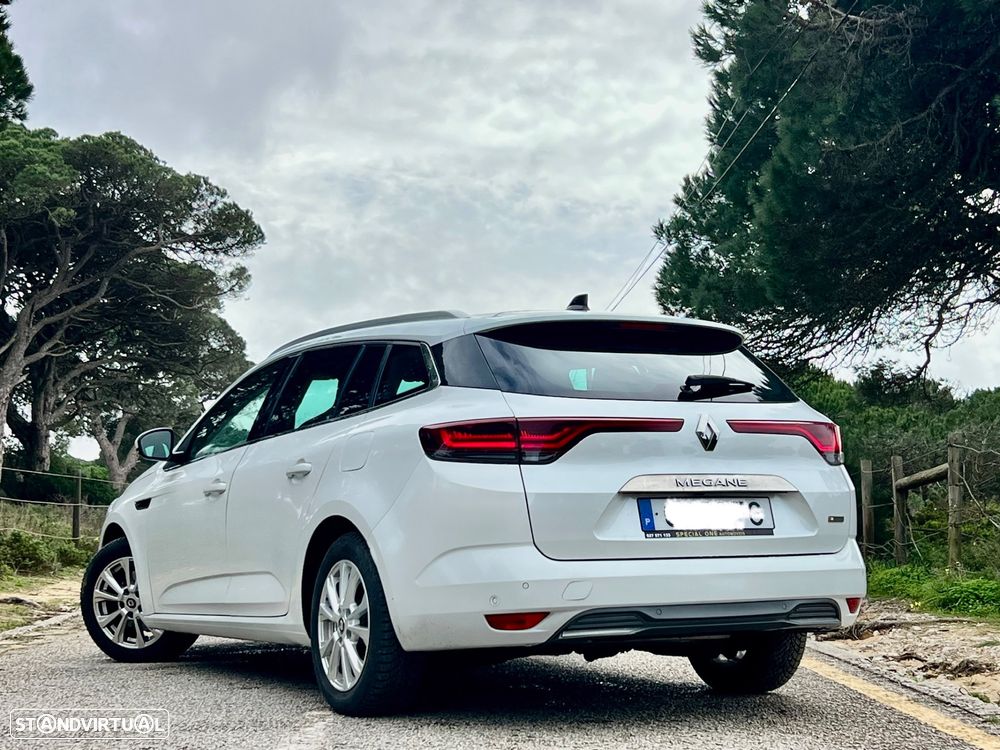 Renault Mégane Sport Tourer 1.6 E-Tech Plug-In Hybrid R.S. Line - 2
