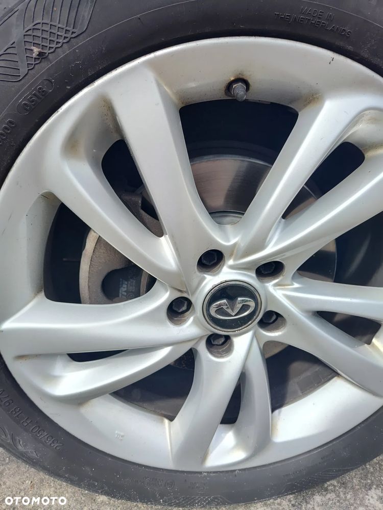 Infiniti Q30 - 16