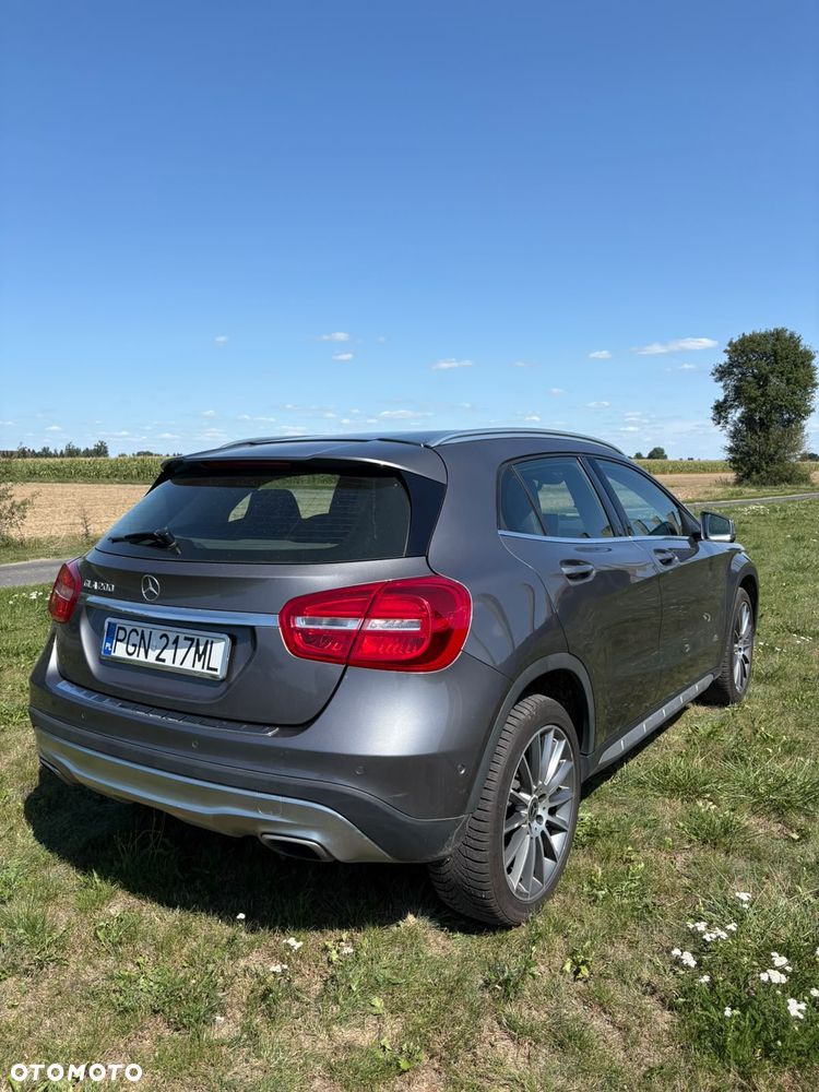 Mercedes-Benz GLA 200 7G-DCT - 4