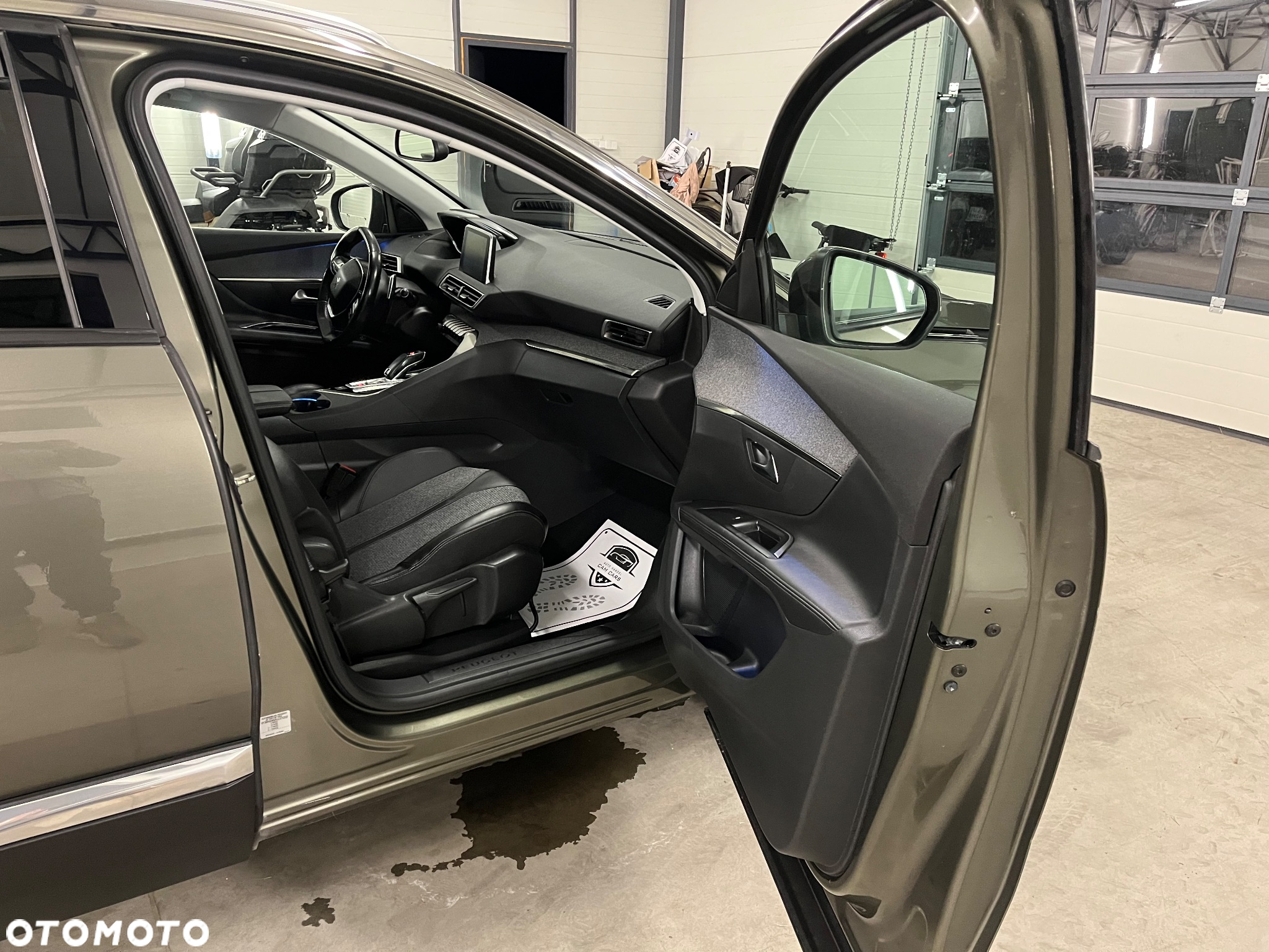 Peugeot 5008 PureTech 130 EAT8 Stop & Start Allure Business-Paket - 18