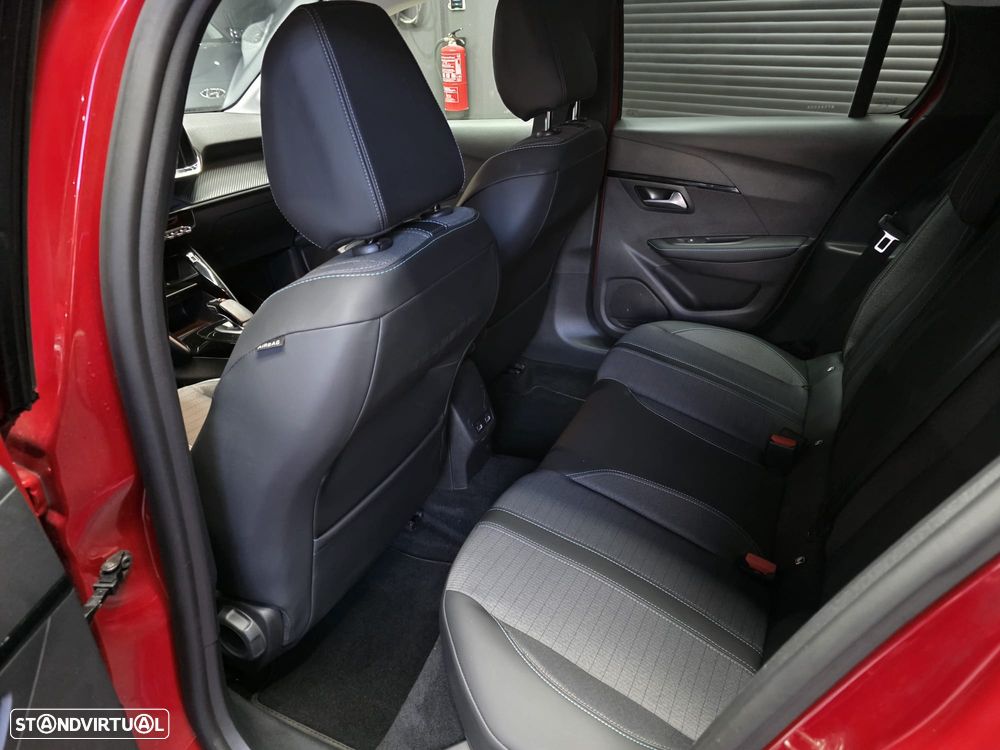 Peugeot e-208 Allure Pack - 17