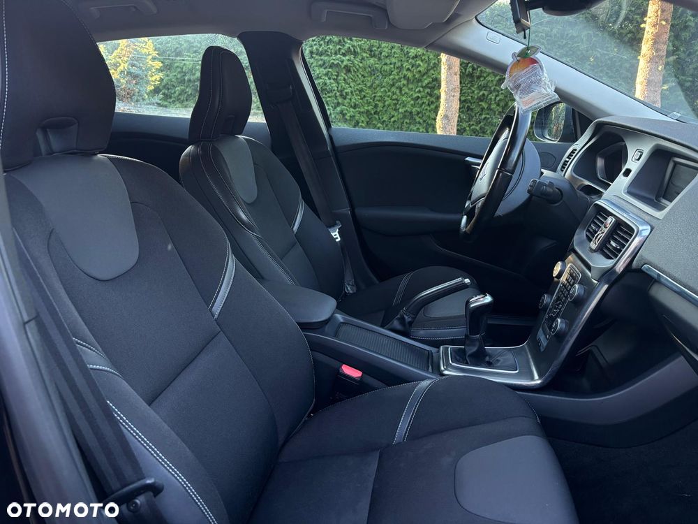 Volvo V40 D4 Momentum - 8