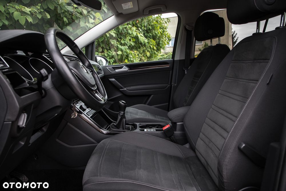 Volkswagen Touran 2.0 TDI BMT Highline - 15