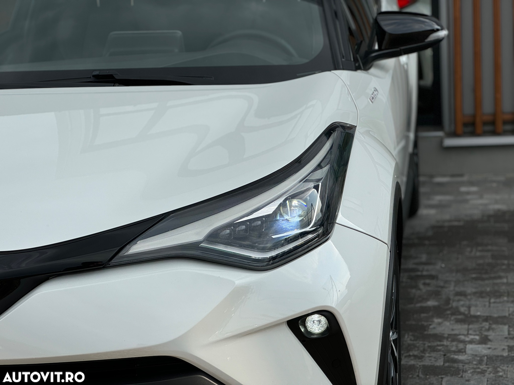 Toyota C-HR 1.8 Hybrid Black&White - 32