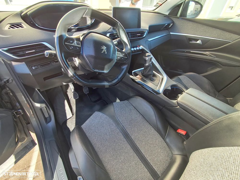 Peugeot 5008 - 3