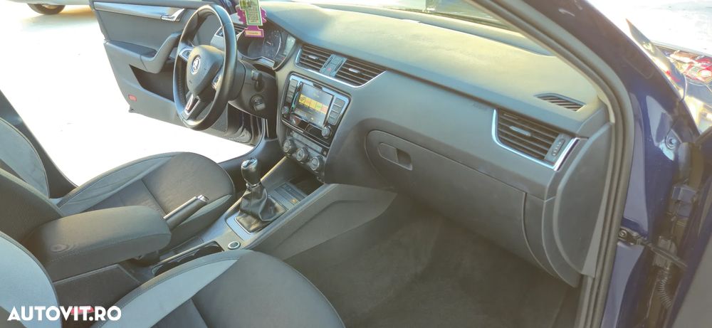 Skoda Octavia Combi 1.6 TDI (Green tec) Joy - 18