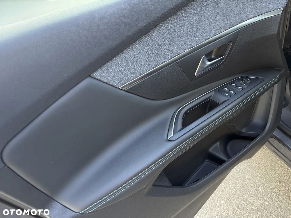 Peugeot 3008 BlueHDi 130 Stop & Start EAT8 Allure - 16