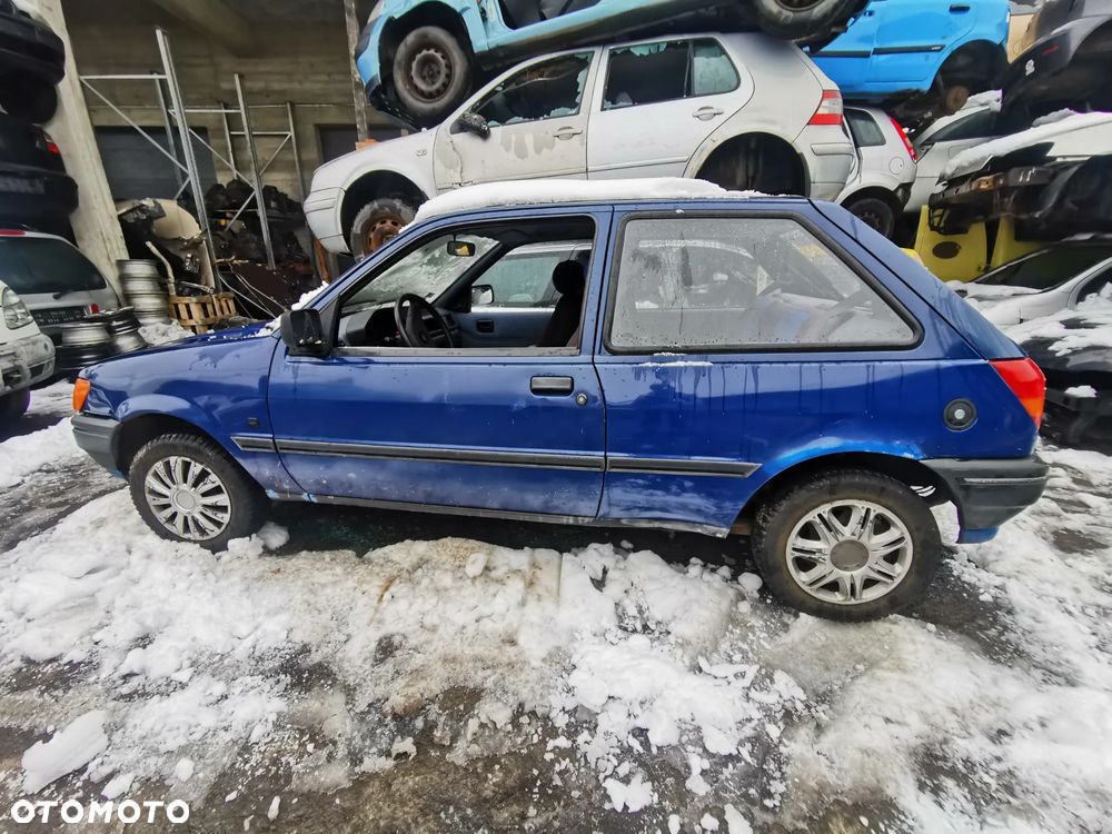 Klapa bagażnika Ford Fiesta III Mk3 3drzwiowy - 2